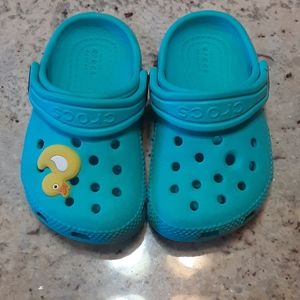 Baby crocs with jibit